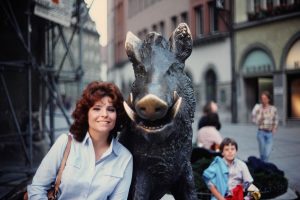Judy Baar Topinka by statue